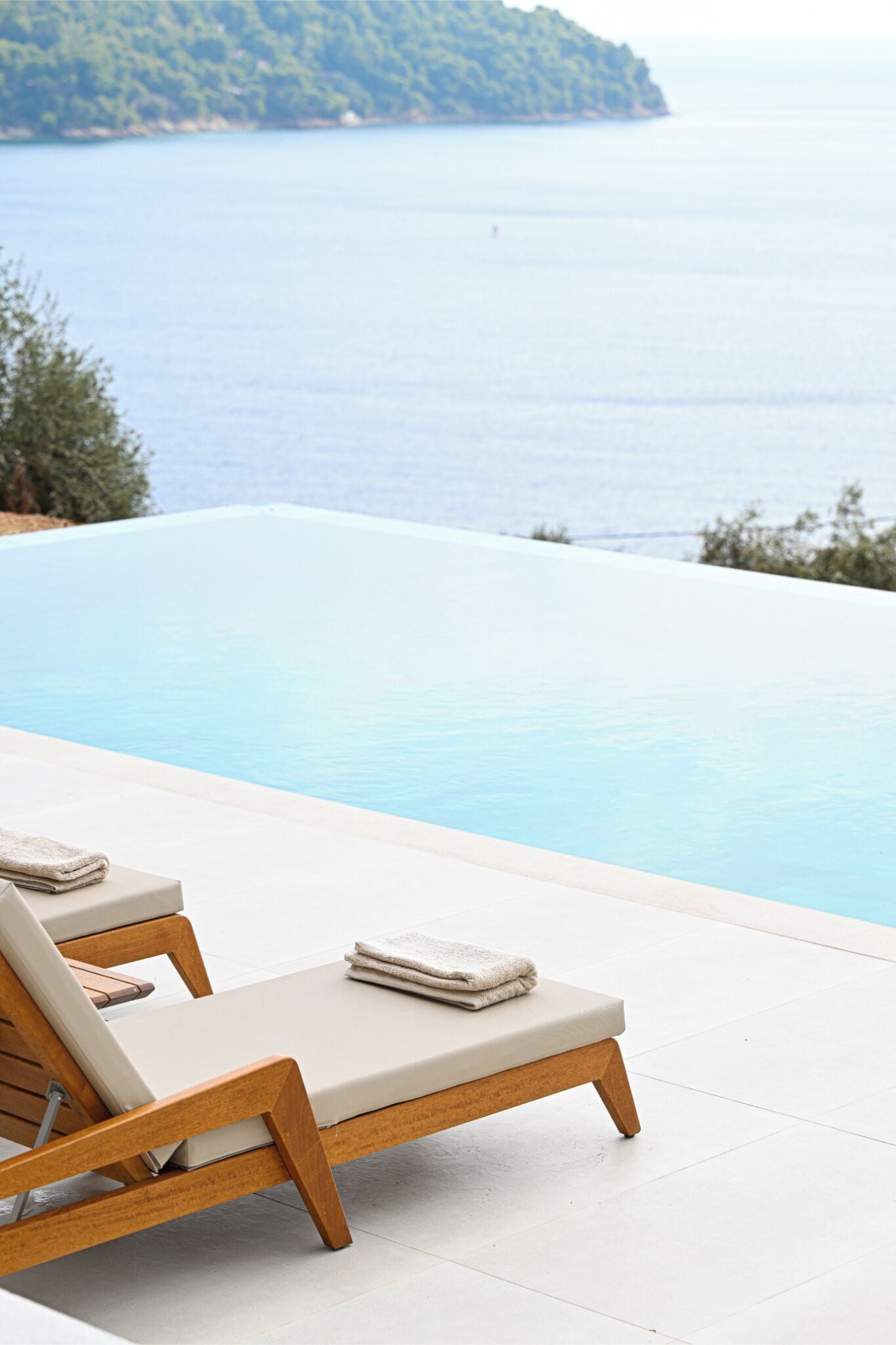 Outdoor pool, sun loungers