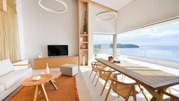 Superior Villa, Balcony, Sea View | Premium bedding, down duvets, memory-foam beds, desk