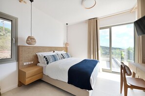3 bedrooms, premium bedding, down duvets, memory-foam beds