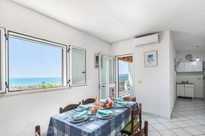 Standard Apartment, 2 Bedrooms (Porto Relax Apartment 2 With Sea View) | Dining room