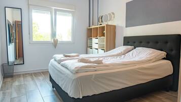 Villa | 5 bedrooms, iron/ironing board, free WiFi