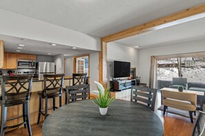 Dining - Ski Into Comfort at The Rockies – Walk to the Slopes! (Steamboat Springs)