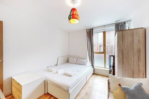 2 chambres, fer et planche à repasser, Wi-Fi gratuit, draps fournis