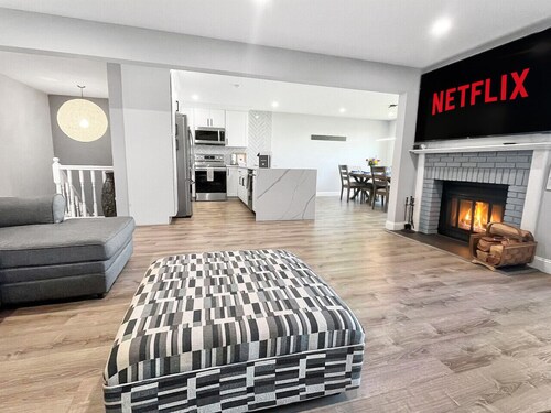 Mount Snow Best View - Sauna|HotTub|Pool|Fireplace