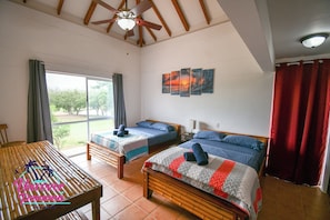 4 chambres, bureau, fer et planche Ă repasser, accĂšs au Wi-Fi (inclus)