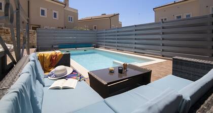 Villa Castagna with Private Pool and Sauna near the Sea