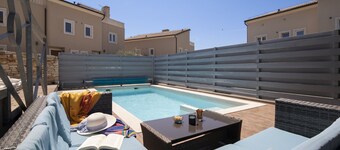 Villa Castagna with Private Pool and Sauna near the Sea