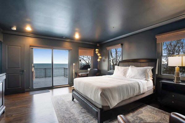 3 bedrooms, desk, iron/ironing board, WiFi