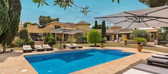 Stunning 5 bedroom villa with private pool in heart of La Manga Club. Sleeps 10