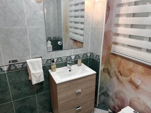 Hair dryer, bidet, towels, soap - House Downtown Fuengirola (Fuengirola)