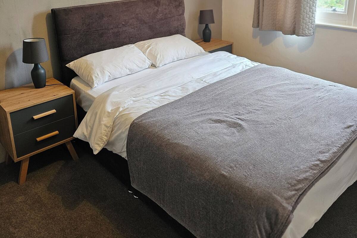 Double Room, Hill View | Desk, iron/ironing board (on request), WiFi (free), bed sheets