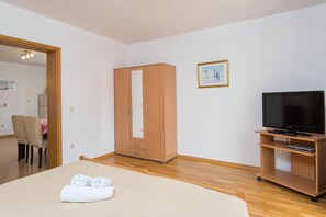 1 quarto, ferros/tábuas de passar roupa, Wi-Fi, roupa de cama