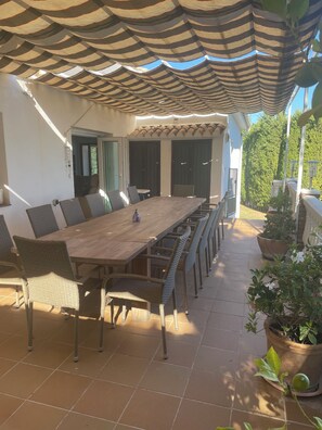 Outdoor dining
