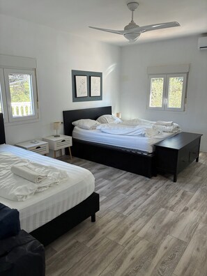 5 bedrooms, iron/ironing board, WiFi, bed sheets