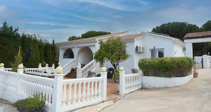 Villa with heated pool and private padel court