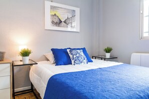 2 chambres, fer et planche à repasser, Wi-Fi, draps fournis