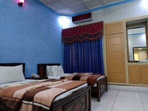 Deluxe tweepersoonskamer | Geluiddichte muren, een strijkplank/strijkijzer, gratis wifi