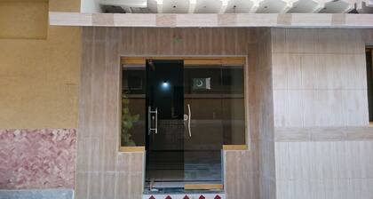 Green Palace Guest House