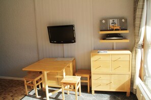 Apartment | Living room | DVD player