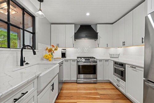 Lakeside Home With 40 FT of Private Beach!