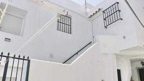 تفاصيل الفندق من الخارج