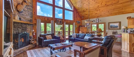 Televisión y chimenea