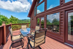 Outdoor dining - Dreamy Smokies cabin with hot tub, fireplace & views! (Gatlinburg)