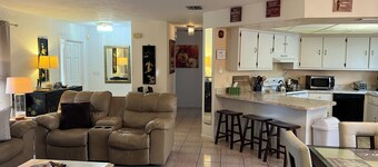 Charming old fashioned 2-bedroom bungalow in  Lehigh Acres