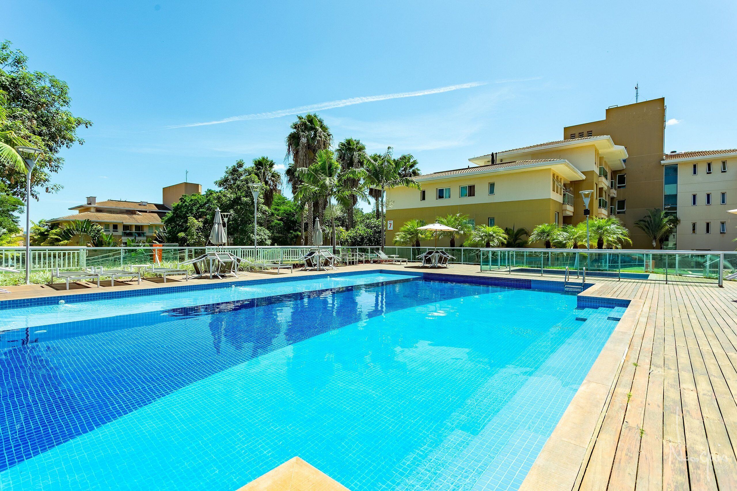 2 piscines extérieures