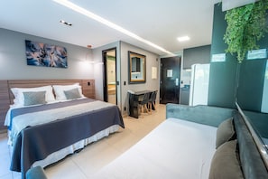 Apartment | 1 bedroom, blackout drapes, iron/ironing board, free WiFi
