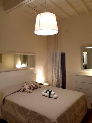 2 Schlafzimmer, Bügeleisen/Bügelbrett, Bettwäsche