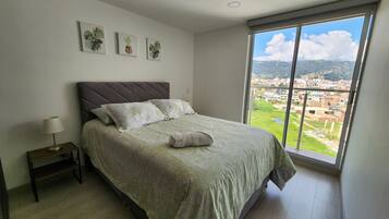 3 chambres, fer et planche à repasser, Wi-Fi, draps fournis