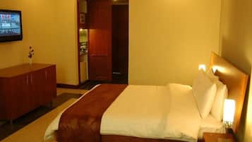 Deluxe Double Room, City View | Soundproofing, iron/ironing board, free WiFi
