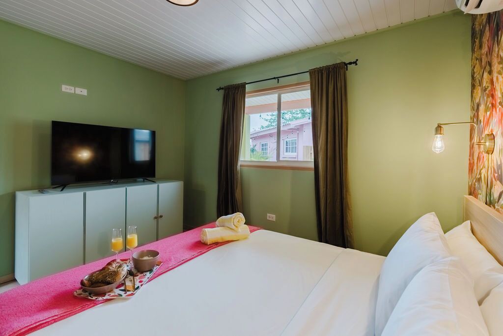 1 slaapkamer, een strijkplank/strijkijzer, wifi, beddengoed