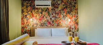 Cozy boutique, perfect for couples and solo guest 