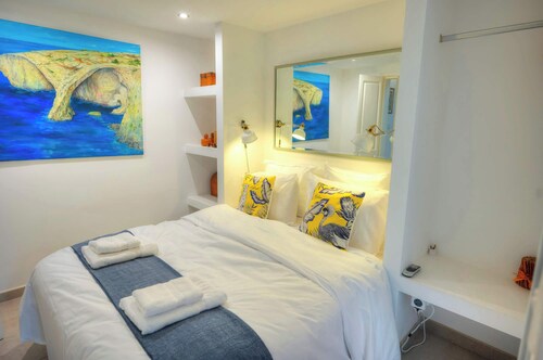 Townhouse 1 min to the Seafront Modern 2x Ensuites