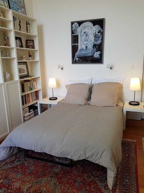 2 chambres, fer et planche à repasser, Wi-Fi, draps fournis