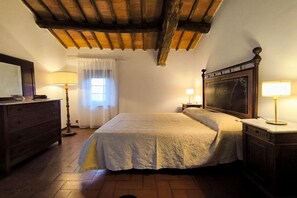 2 Schlafzimmer, Reisekinderbett, kostenloses WLAN, Bettwäsche