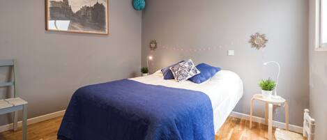 1 chambre, fer et planche Ă repasser, Wi-Fi, draps fournis