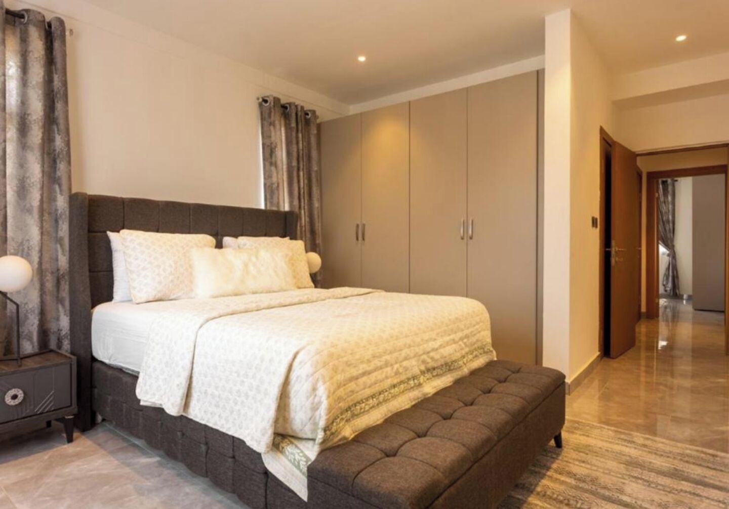 2 室のベッドルーム、WiFi