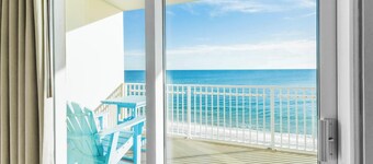 🌴Tons of Amenities-Beach Front-Crystal Shores 507🌴