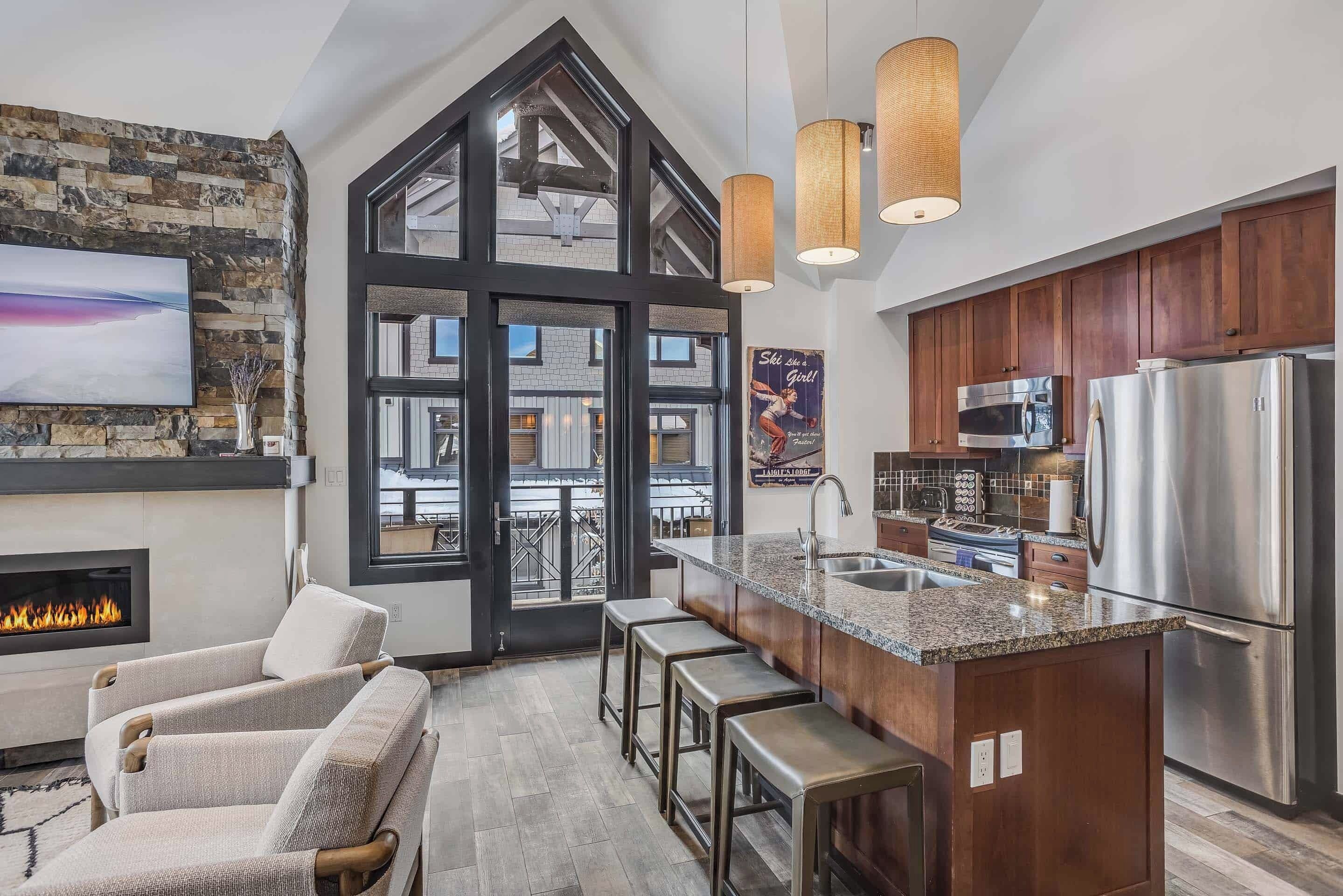 Spishäll, diskmaskin, kaffe- och tebryggare och brödrost