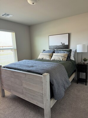 4 bedrooms, WiFi, bed sheets