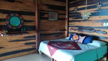 Cabana básico, vista para o lago | 1 quarto, Wi-Fi de cortesia