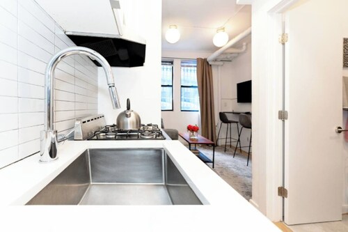 Cozy 2BR | Manhattan | 20 min to Times Square