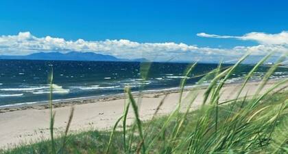 Magdalena B&B Suite in traditional Victorian House, Lounge, bedroom & ensuite