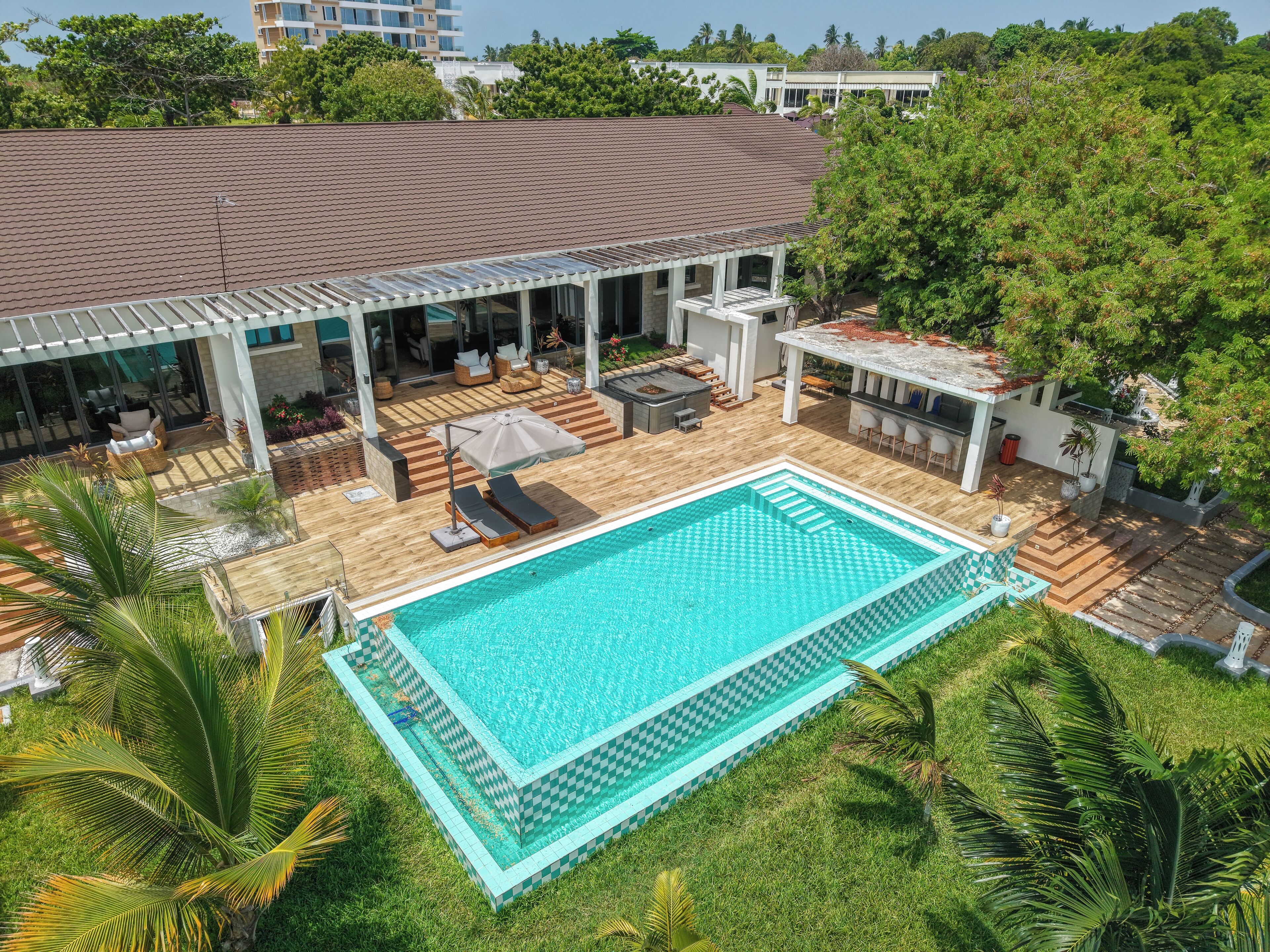 Villa de lujo, piscina privada, vistas al mar | Caja fuerte, escritorio, espacio para trabajar con un portátil