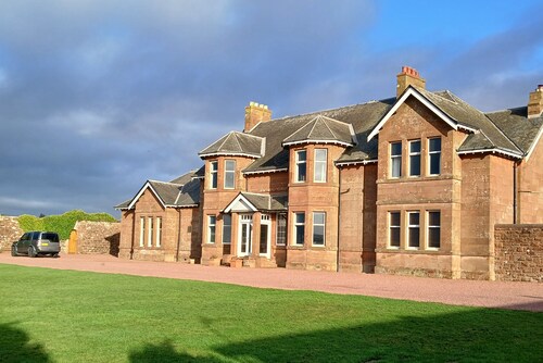 Self Catering Apartment (South Wing) at  St Andrews House Prestwick sleeps 5

