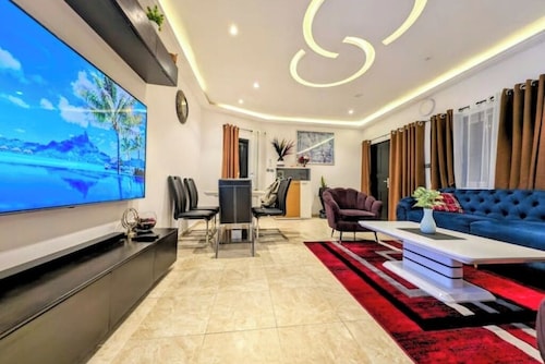 3 Bedroom Furnished Rental, Fidjrossè in Cotonou 