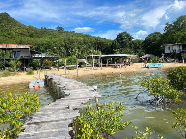 Front of property - Baan Plai Laem Homestay (Ko Phaluai)